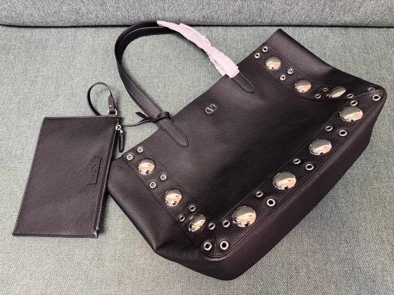 Va1e*ntin0 shopping bag